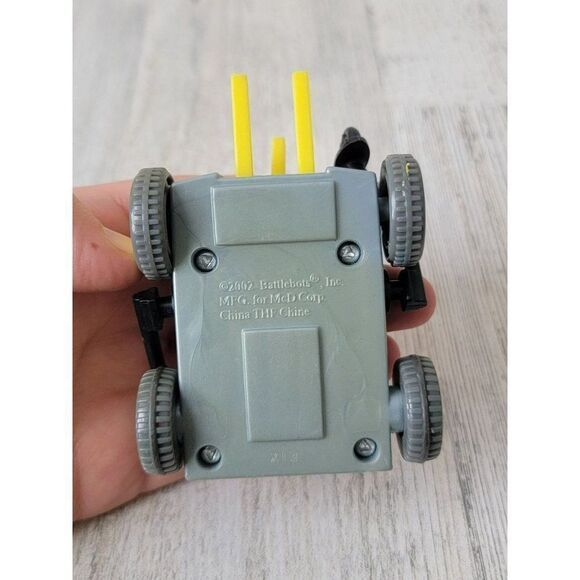 McDonald's 2002 toy figure robot scary - Picture 4 of 4